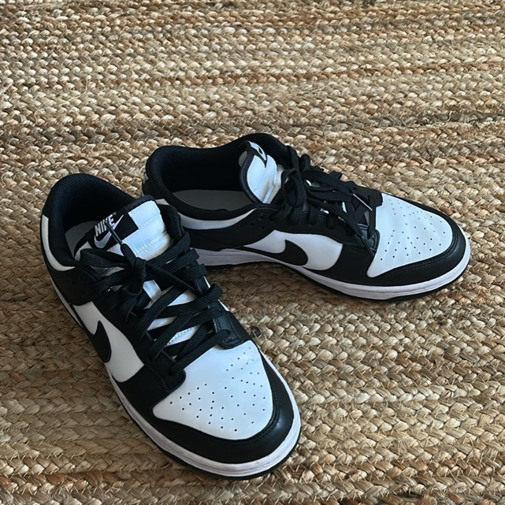 Nike sneakers US size 9, black and white
